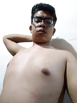 Snapshot of davidcaldera chatting on May 2026 02:39:01 AM davidcaldera online show from May 2026 02:39:01 AM