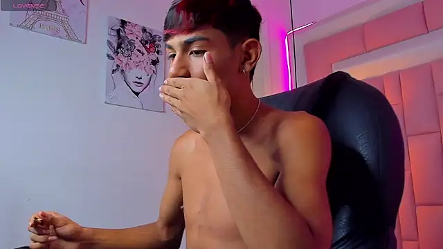 Snapshot of cherub_ chatting on December 2025 03:55:01 AM cherub online show from December 2025 03:55:01 AM