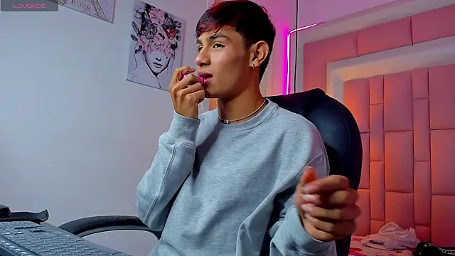 Snapshot of cherub_ chatting on December 2025 04:08:01 AM cherub online show from December 2025 04:08:01 AM