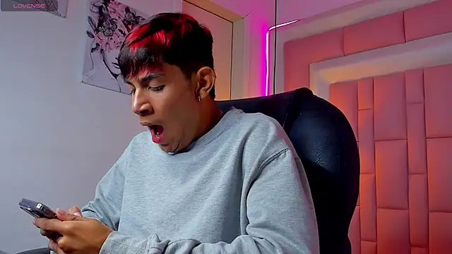 Snapshot of cherub_ chatting on December 2025 05:25:01 AM cherub online show from December 2025 05:25:01 AM