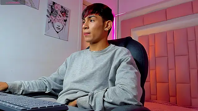 Snapshot of cherub_ chatting on December 2025 04:21:01 AM cherub online show from December 2025 04:21:01 AM