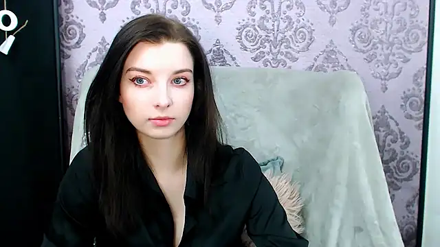 DominantLuna online show from February 2026 08:18:01 PM