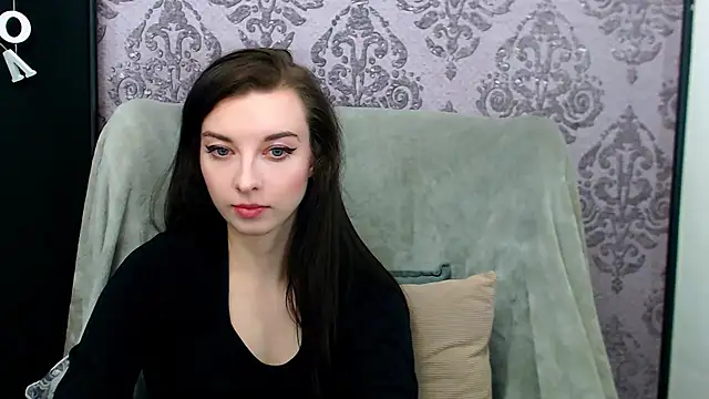 Snapshot of DominantLuna chatting on May 2026 07:33:01 PM DominantLuna online show from May 2026 07:33:01 PM
