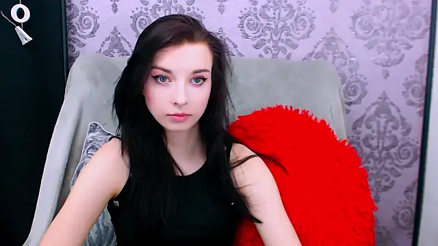 Snapshot of DominantLuna chatting on May 2026 07:30:01 PM DominantLuna online show from May 2026 07:30:01 PM