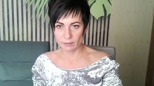 Ashley Brookss online show from October 2025 10:14:02 AM