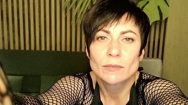 Ashley Brookss online show from October 2025 06:09:01 PM