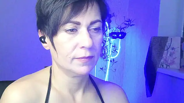 Ashley Brookss online show from November 2025 09:48:02 PM