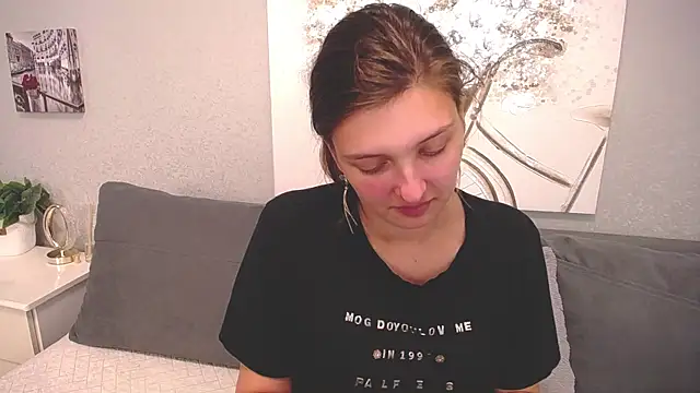 Snapshot of AlisaPeres chatting on October 2025 12:49:02 PM AlisaPeres online show from October 2025 12:49:02 PM