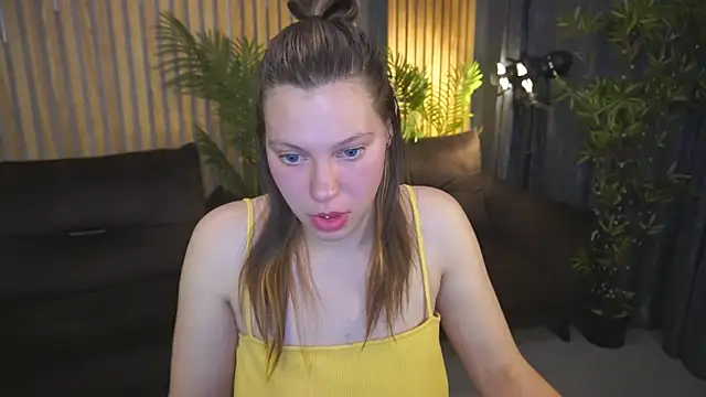 Snapshot of FuckMeDoll_ chatting on October 2025 02:57:01 PM FuckMeDoll online show from October 2025 02:57:01 PM