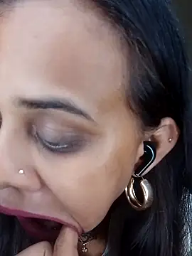 Naughtysilk online show from October 2025 09:06:01 PM