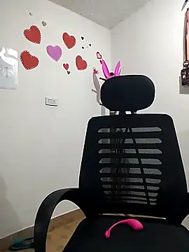 Valentina Squirt- online show from October 2025 09:40:02 AM