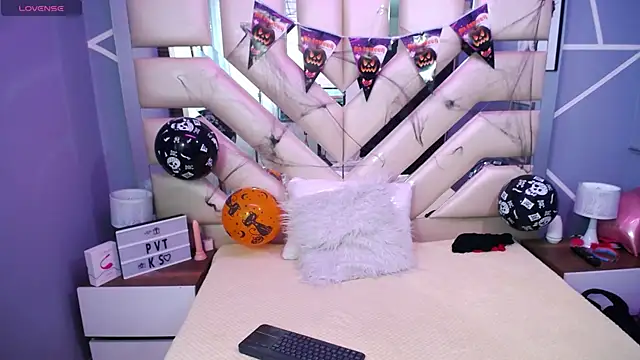 Jazmin ny online show from October 2025 01:46:02 PM