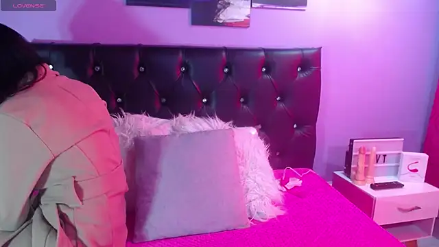 Jazmin ny online show from November 2025 01:54:02 PM