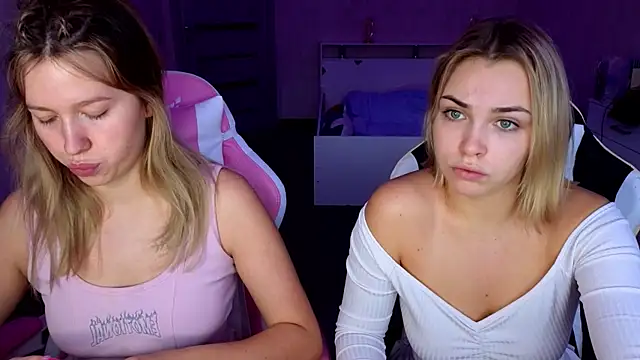 stefany and bettany online show from November 2025 01:12:02 PM