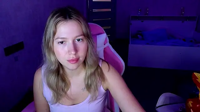 stefany and bettany online show from November 2025 03:02:01 PM