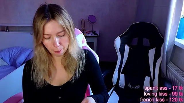 stefany and bettany online show from November 2025 10:45:02 AM