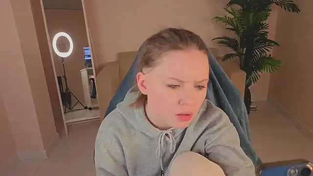 SirenaBlessing online show from December 2025 09:05:02 AM