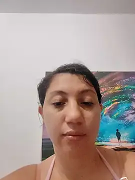 Snapshot of julietta_maxi chatting on October 2025 03:54:01 PM julietta maxi online show from October 2025 03:54:01 PM