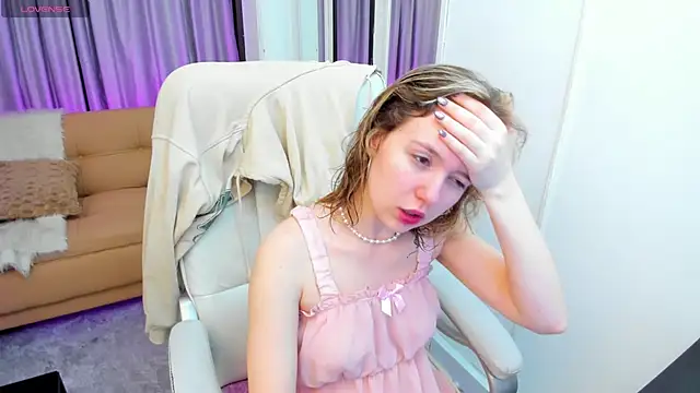 Lucia Copper online show from November 2025 11:57:02 AM