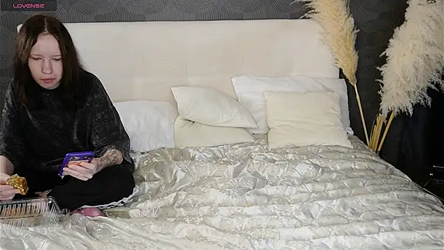 soft sofi  online show from October 2025 08:52:02 PM