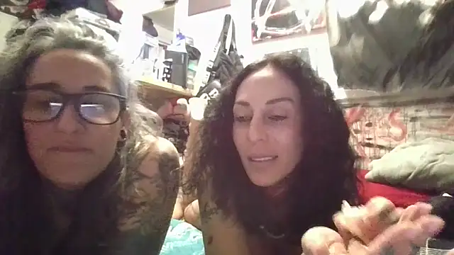 inkdhollow1 online show from April 2026 02:06:01 AM