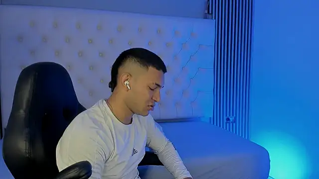 venedic bull online show from February 2026 04:53:02 AM