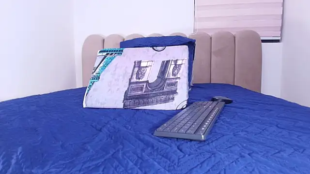 ashly mr online show from December 2025 12:03:02 PM