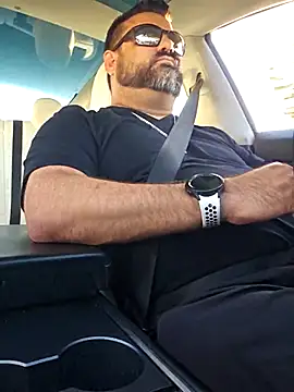 Roddog18 online show from November 2025 11:59:02 PM