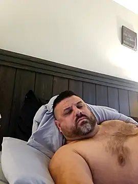 Roddog18 online show from November 2025 06:15:01 PM