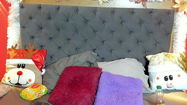 Xiomara Stwart online show from November 2025 07:45:02 PM