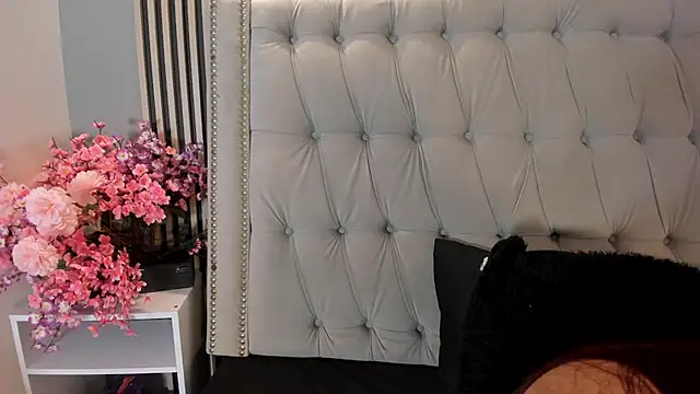 Xiomara Stwart online show from January 2026 03:09:02 AM