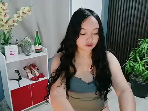 UrFavouriteCravings online show from January 2026 02:06:01 AM