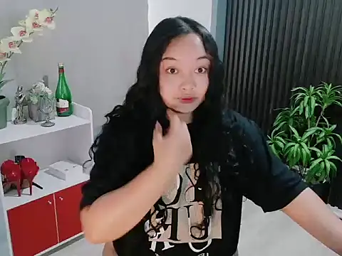 UrFavouriteCravings online show from February 2026 02:27:02 AM