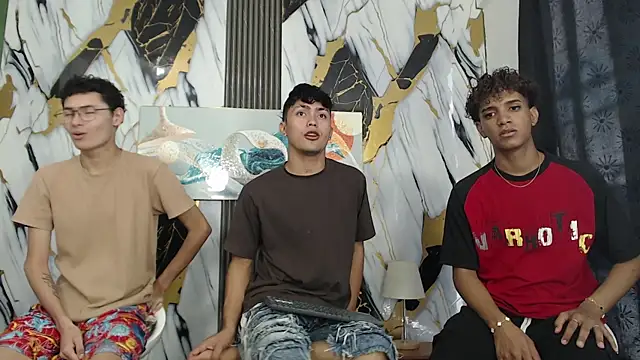 Snapshot of VERY_HOT_GUYS chatting on July 2026 01:40:01 PM VERY HOT GUYS online show from July 2026 01:40:01 PM