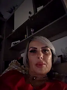 KirraWhite online show from October 2025 06:08:02 PM