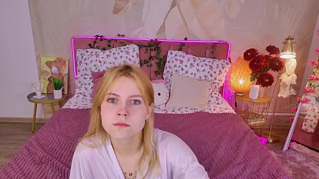 Stellahaart online show from October 2025 05:16:02 AM