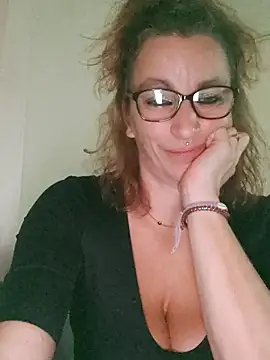 Fifi83Bell online show from November 2025 03:58:02 PM