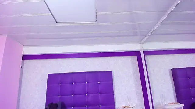 LeaMoreau22 online show from November 2025 12:49:01 PM