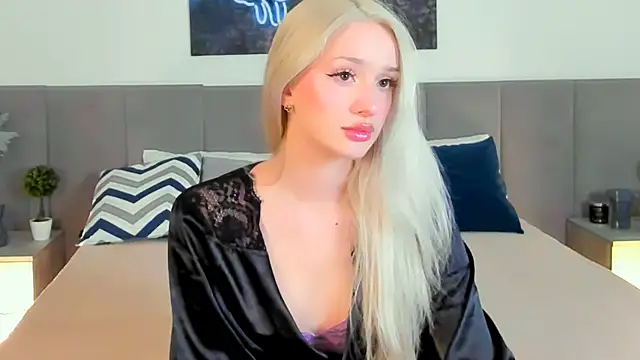 SugarWhisper online show from November 2025 05:00:02 PM