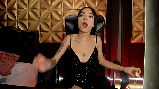 scarlettvelvet  online show from December 2025 04:05:01 PM