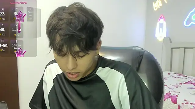 Snapshot of StiwenTwink chatting on January 2026 08:00:01 PM StiwenTwink online show from January 2026 08:00:01 PM