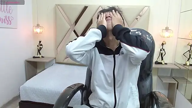 Snapshot of StiwenTwink chatting on March 2026 02:55:01 PM StiwenTwink online show from March 2026 02:55:01 PM