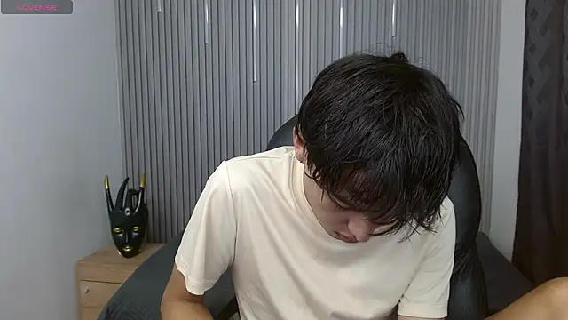 Snapshot of StiwenTwink chatting on April 2026 01:33:02 PM StiwenTwink online show from April 2026 01:33:02 PM