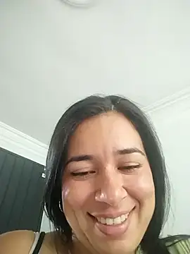 GabbyConner online show from October 2025 04:04:02 PM