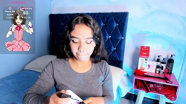 laylaa fox online show from October 2025 07:14:02 PM