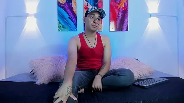 ColeCruz online show from October 2025 07:16:02 PM