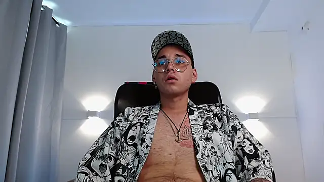 ColeCruz online show from October 2025 07:14:02 PM