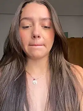 Snapshot of luiza_barcelos chatting on October 2025 12:35:02 PM luiza barcelos online show from October 2025 12:35:02 PM
