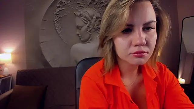 AriaEven online show from October 2025 04:04:02 AM