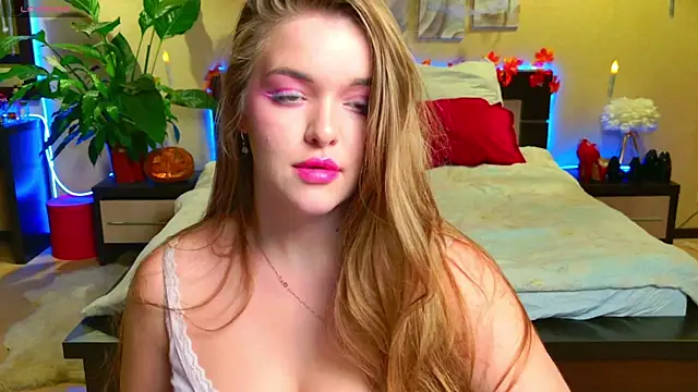 EmilyWhispers online show from October 2025 07:44:02 PM